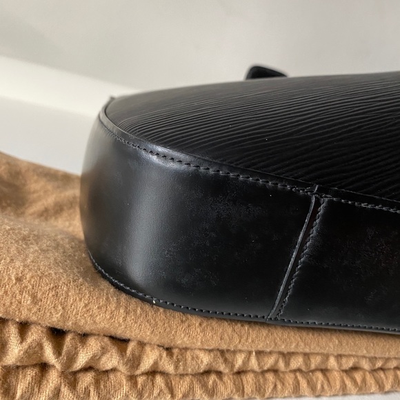 Louis Vuitton Reverie Epi Black Leather - Picture 14 of 14